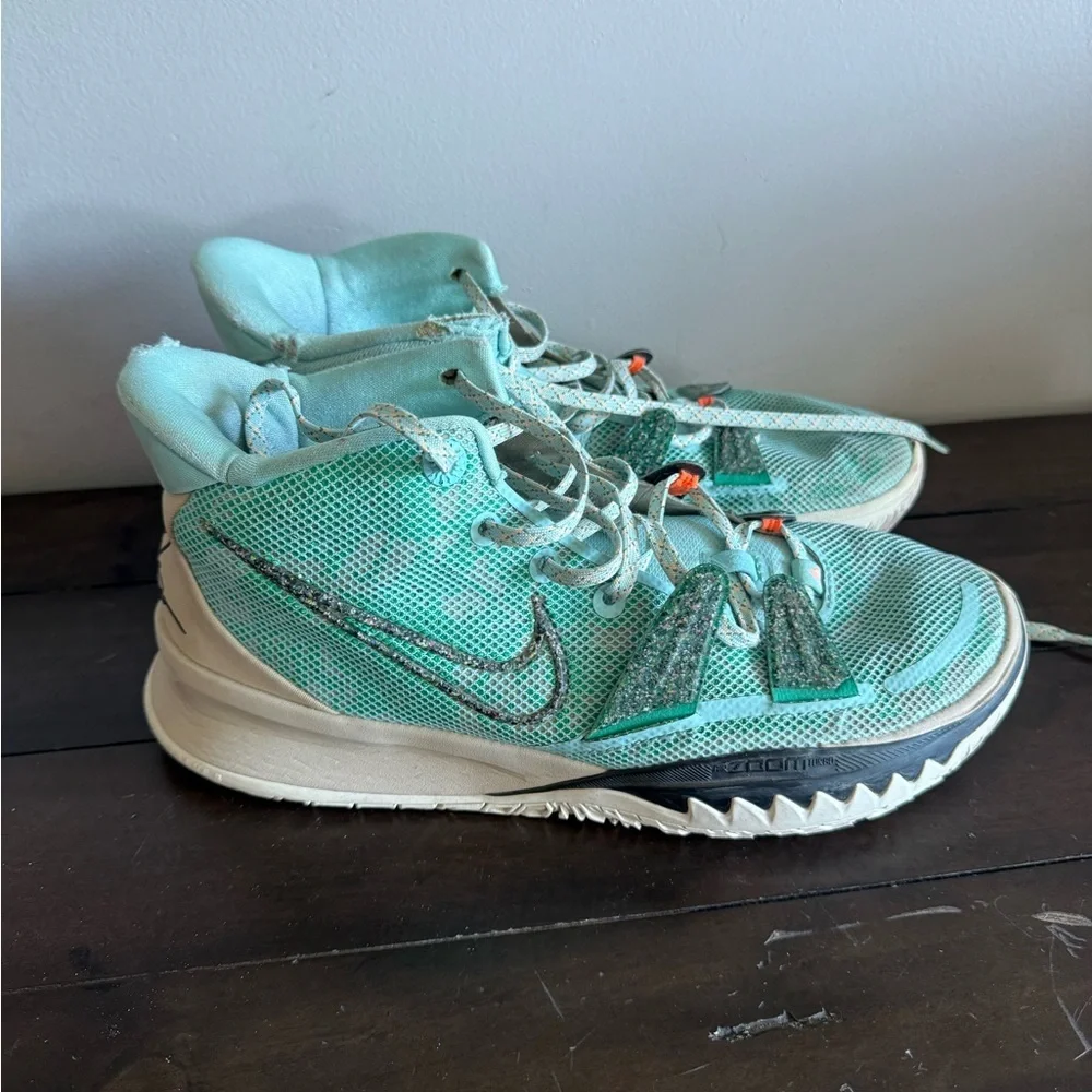 Nike Kyrie 7 Basketball Shoes Teal Mint Green Glitter Swoosh Men’s Size 9.5